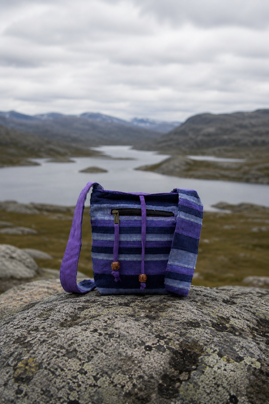 Nepal Sling Bag · Fjordblå Dybder