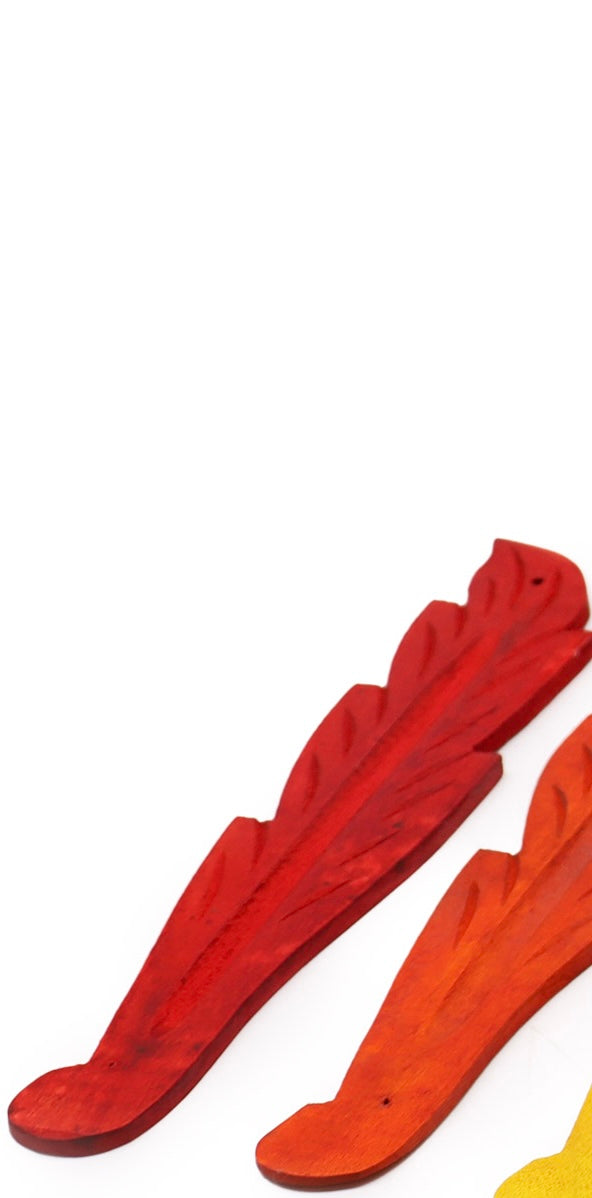 Bladformet røgelsesholder i mangotræ.